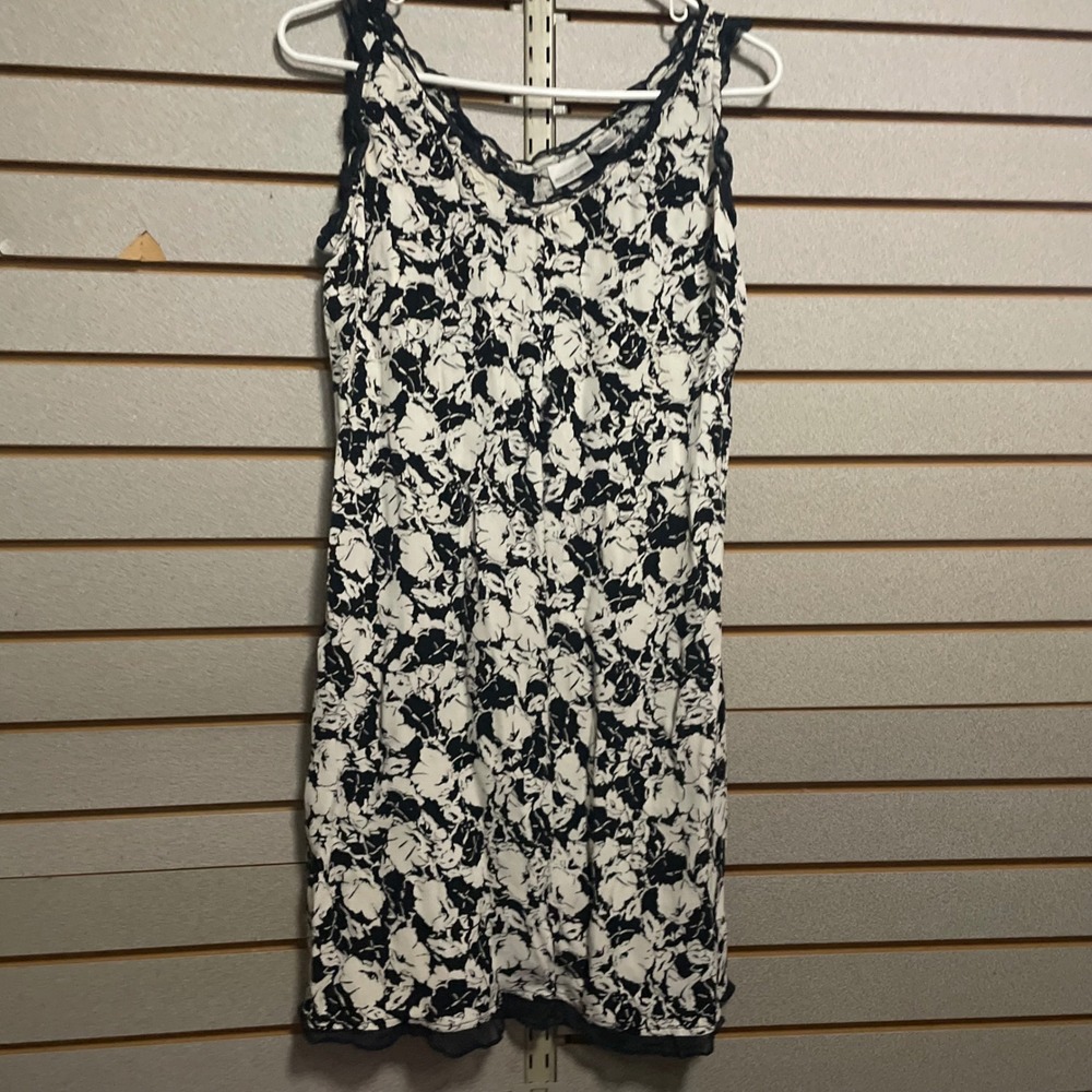 Newport News Black White Floral Rayon Midi Dress Size 14 Sleeveless Lace Trim